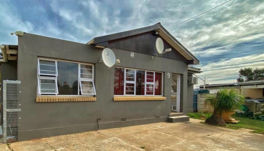4 Bedroom Property for Sale in Manor Heights Eastern Cape